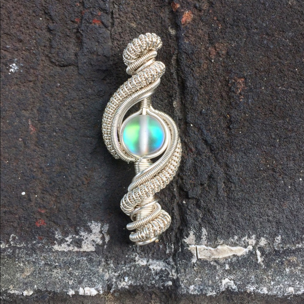 Aura quartz pendant